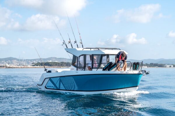 Quicksilver 705 Pilothouse