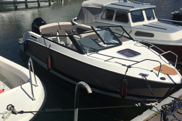 Uttern D65 / Mercury F225 V6 DTS (-22)