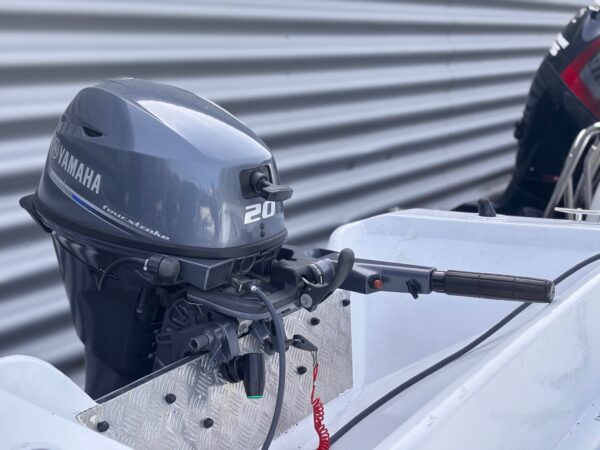 Ryds 465/Yamaha F20(-12) - Bild 2