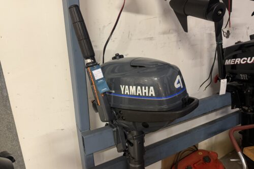 Yamaha F4